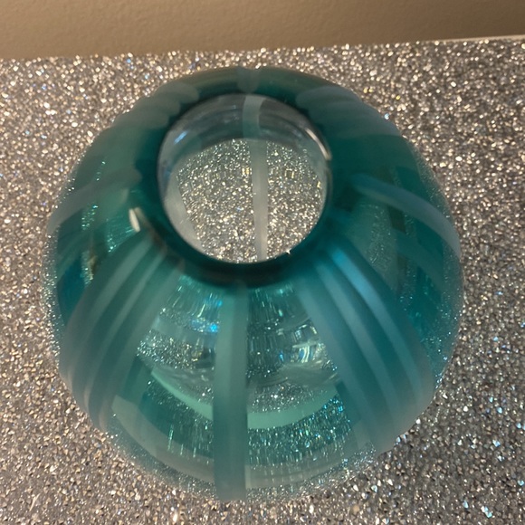 Vase - Picture 2 of 5